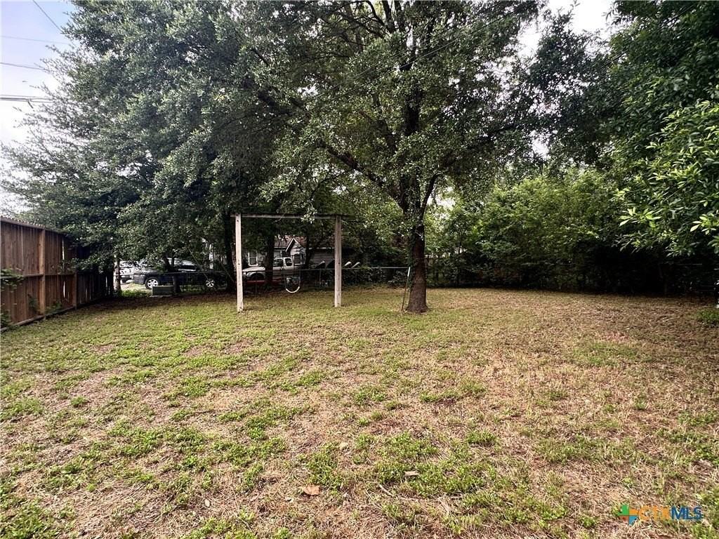 129 Riverside Dr - Photo 3 of 13