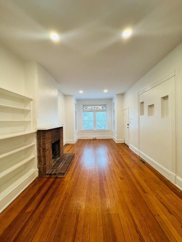 310 3rd St Se - Photo 2 of 11