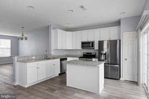 featured image of 624 Mccomb Pl