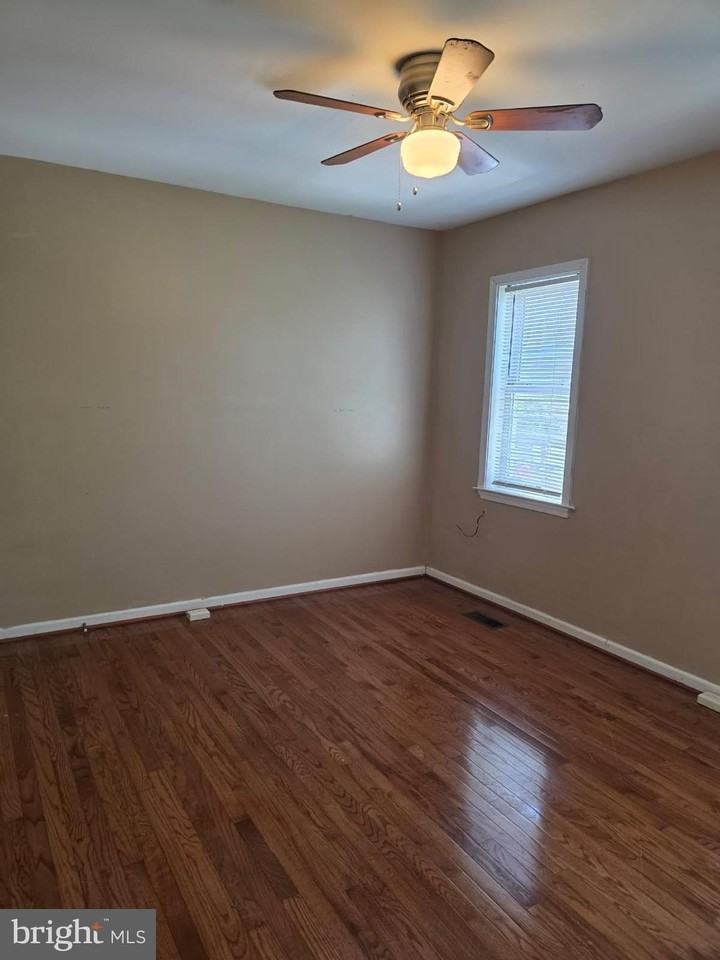 428 S Jackson St - Photo 4 of 25