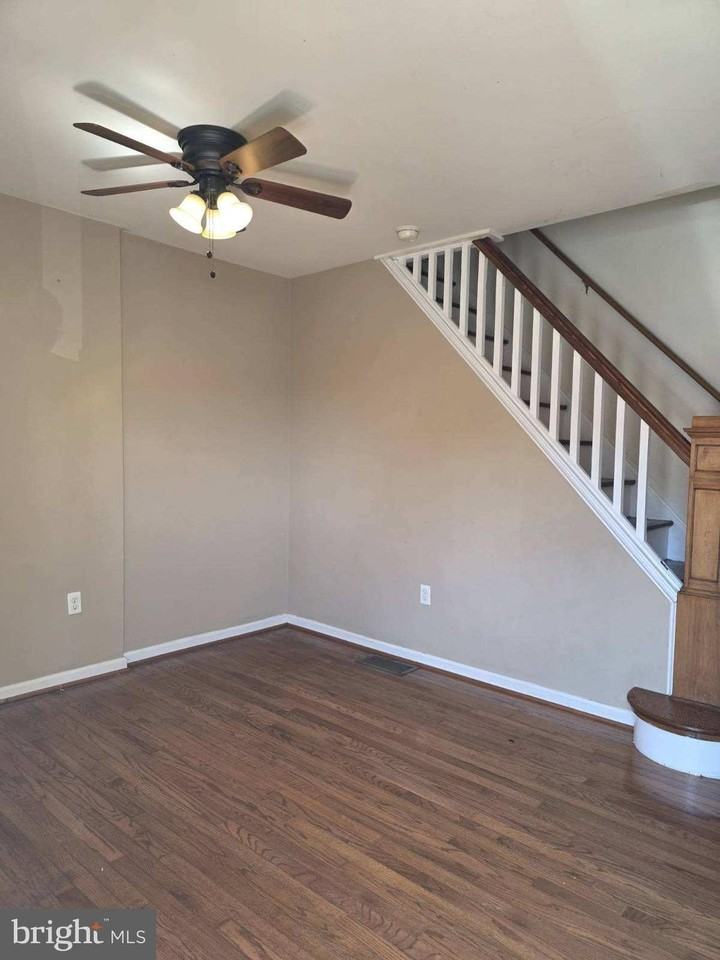 428 S Jackson St - Photo 5 of 25