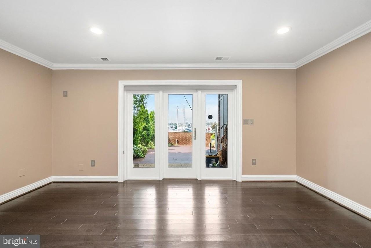 2419 Boston St - Photo 2 of 38