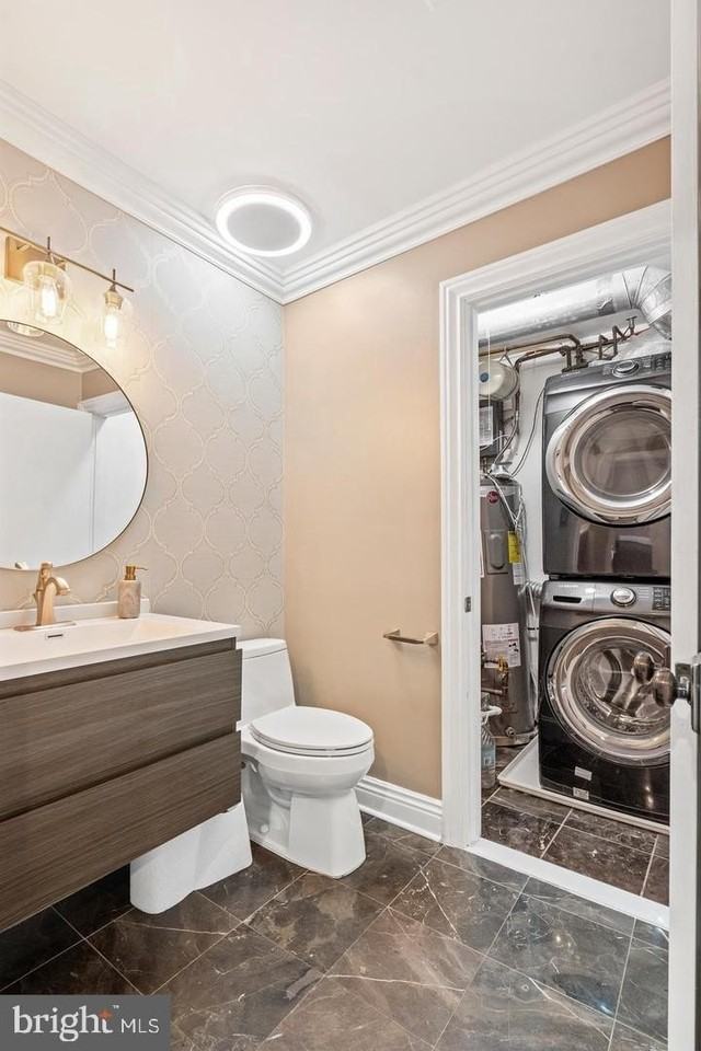 2419 Boston St - Photo 6 of 38