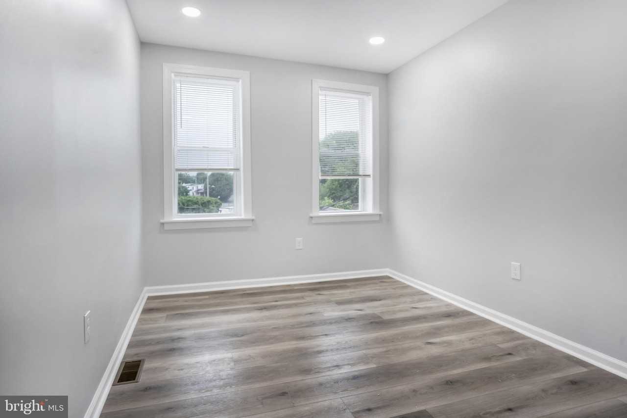 2332 N Monroe St - Photo 7 of 12