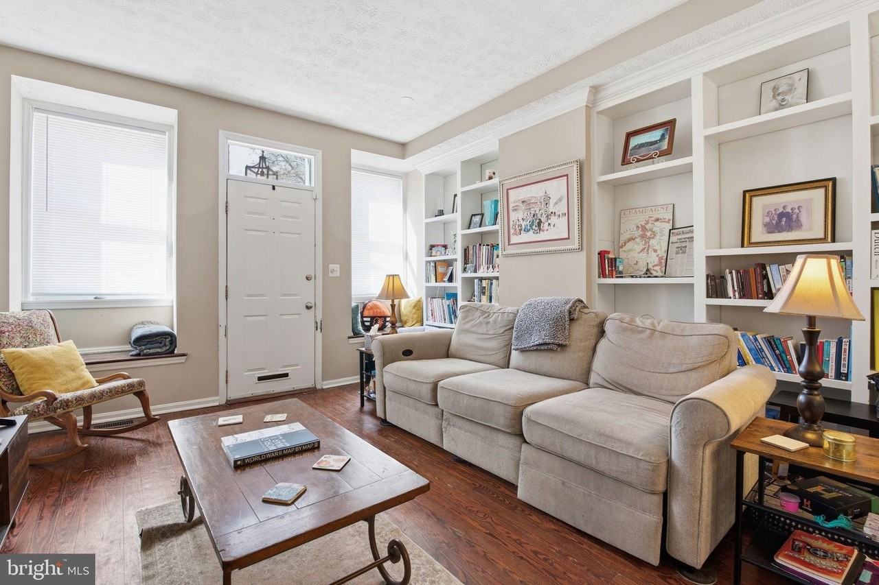 116 W Clement St - Photo 4 of 32