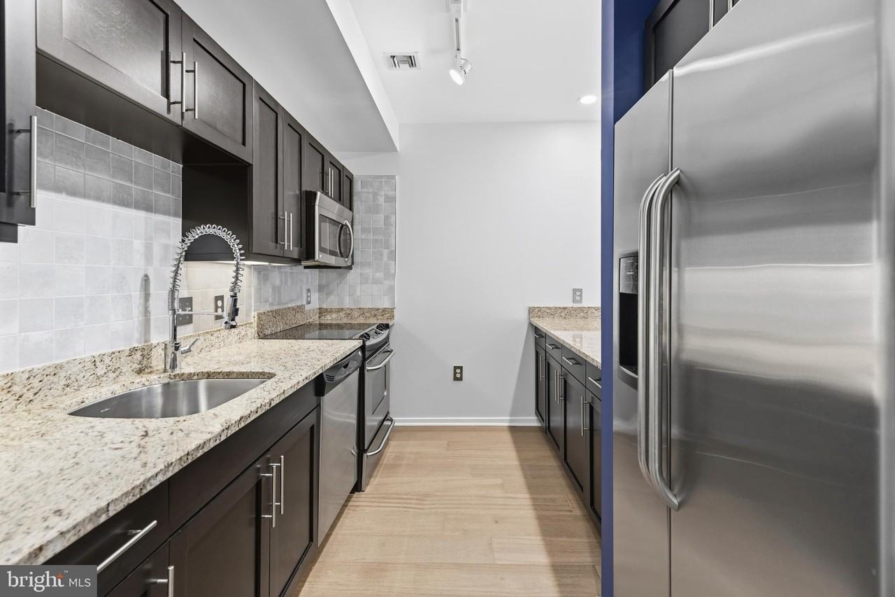 1200 Steuart St #1035 - Photo 5 of 50