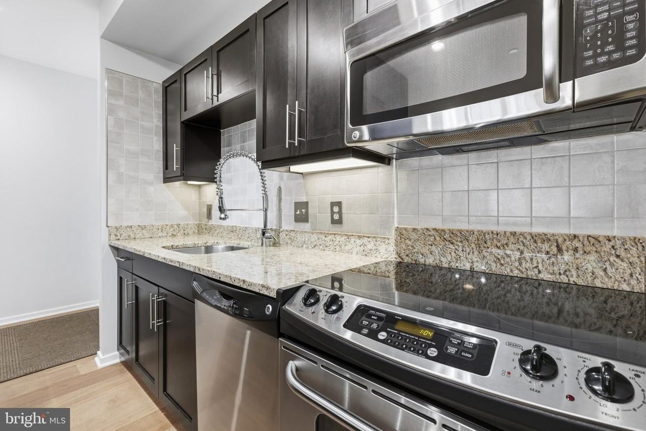 1200 Steuart St #1035 - Photo 6 of 50