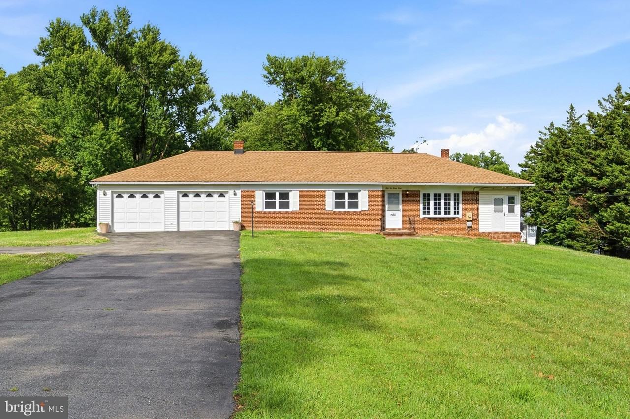 5233 Kerger Rd - Photo 3 of 39