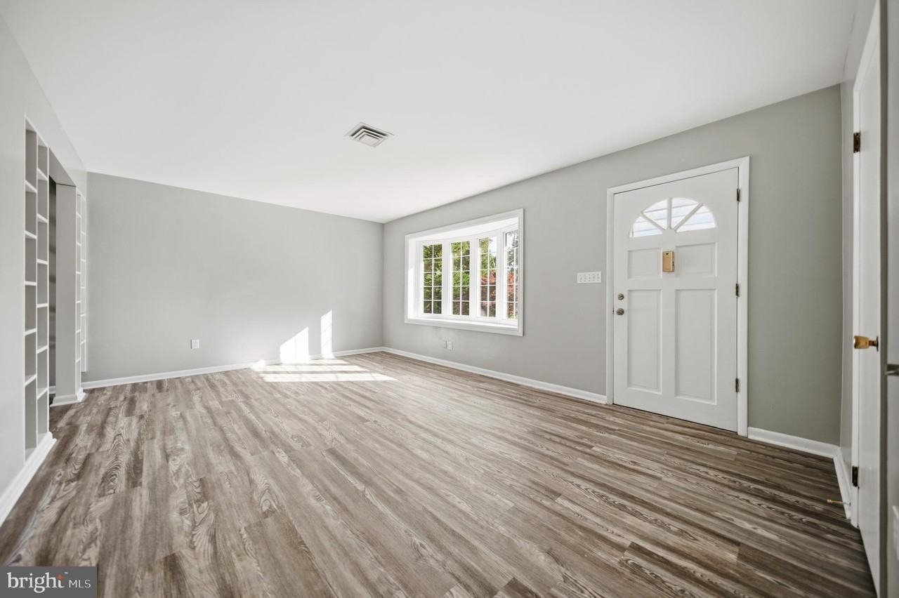 5233 Kerger Rd - Photo 6 of 39