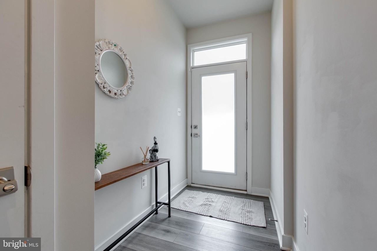 7523 Bharat Way - Photo 4 of 44