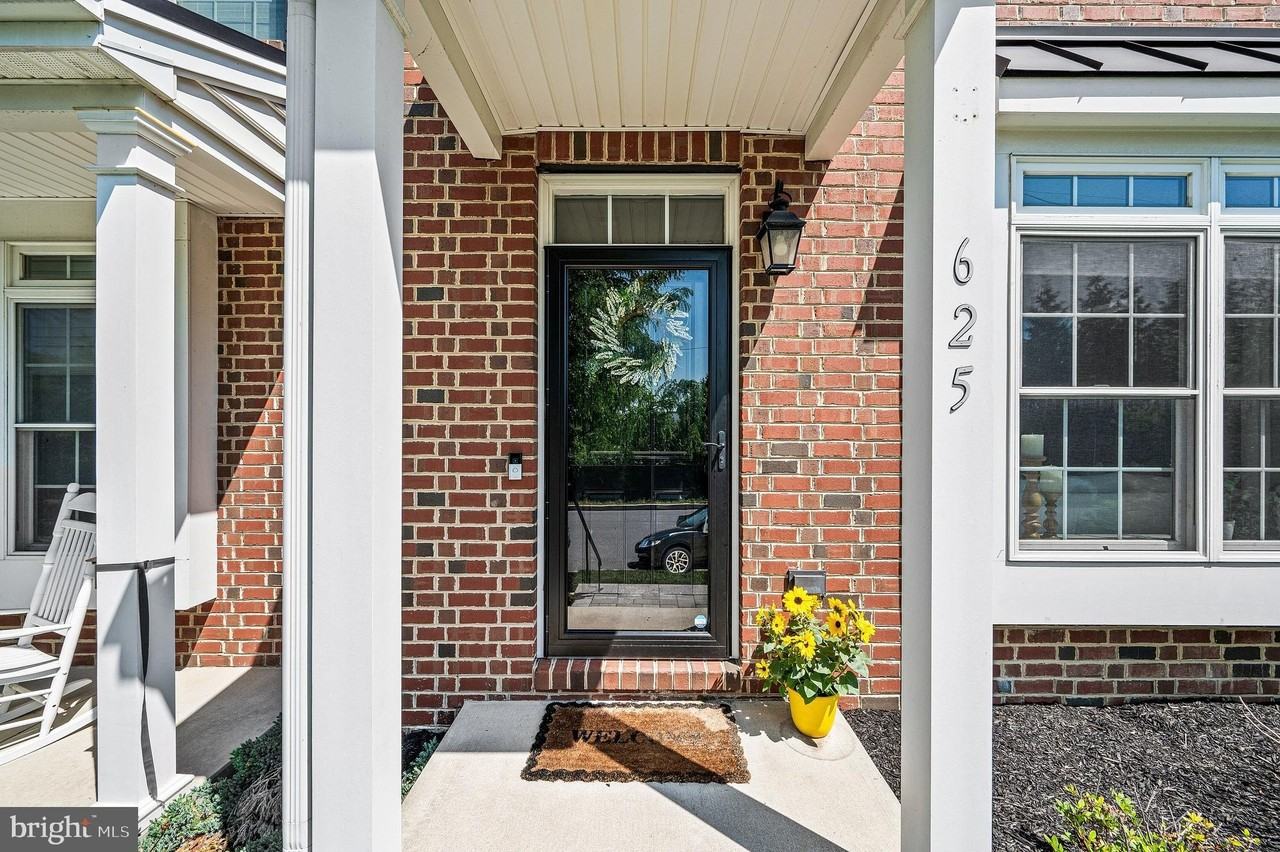 625 W Mulberry St - Photo 2 of 39