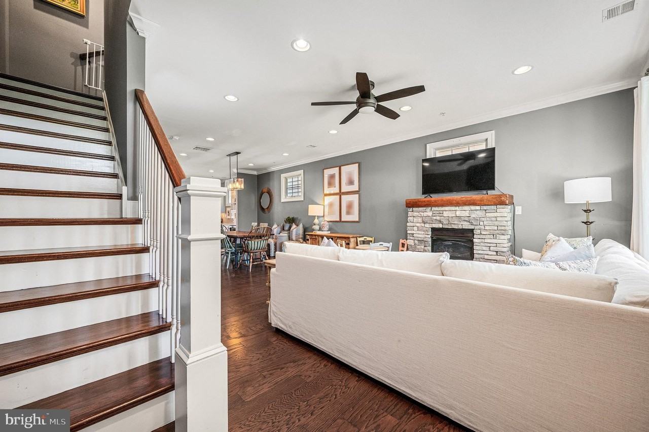 625 W Mulberry St - Photo 5 of 39