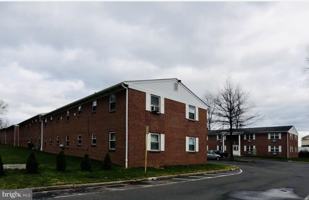 featured image of 2555 Veser Ln #F2