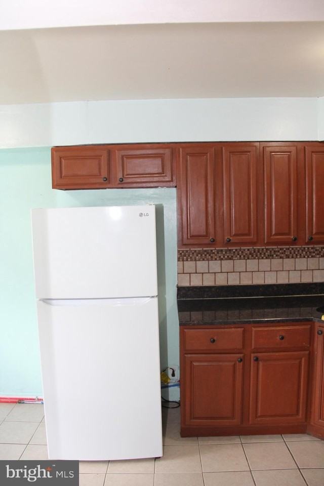 4983 Whitaker Ave - Photo 5 of 25