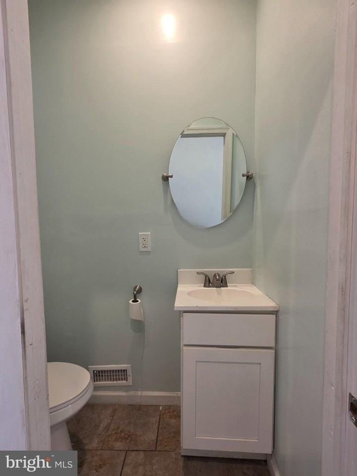 1864 N Uber St - Photo 3 of 29