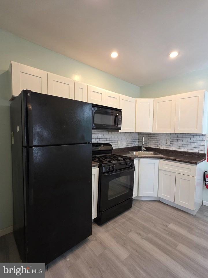 1864 N Uber St - Photo 6 of 29