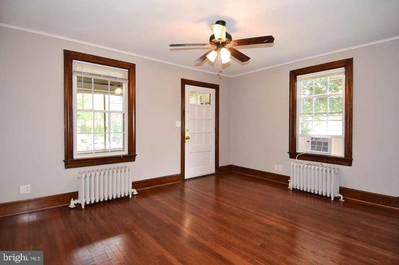 600 23rd St S - Photo 3 of 34