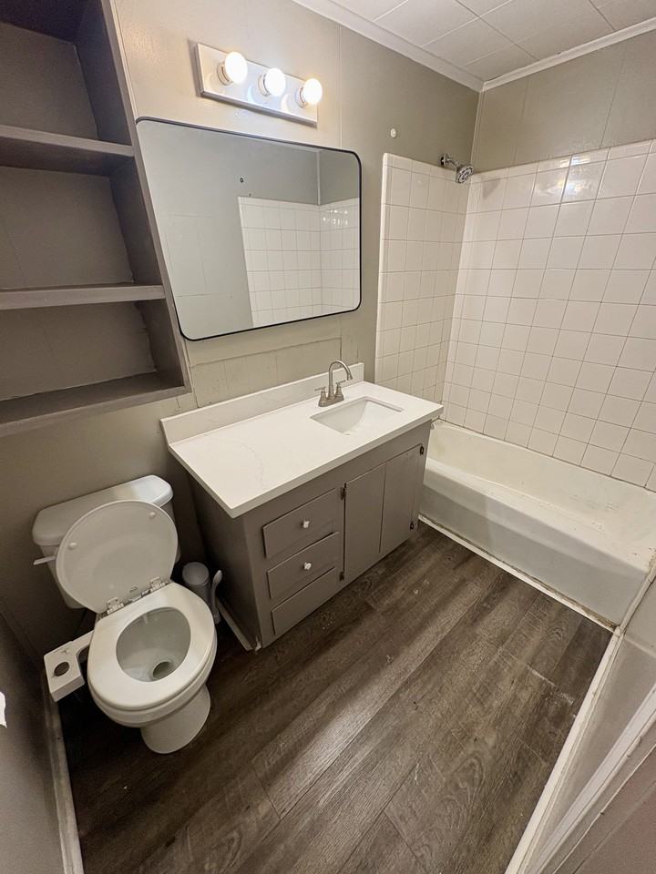 1403 Eugene St #1 - Photo 7 of 9