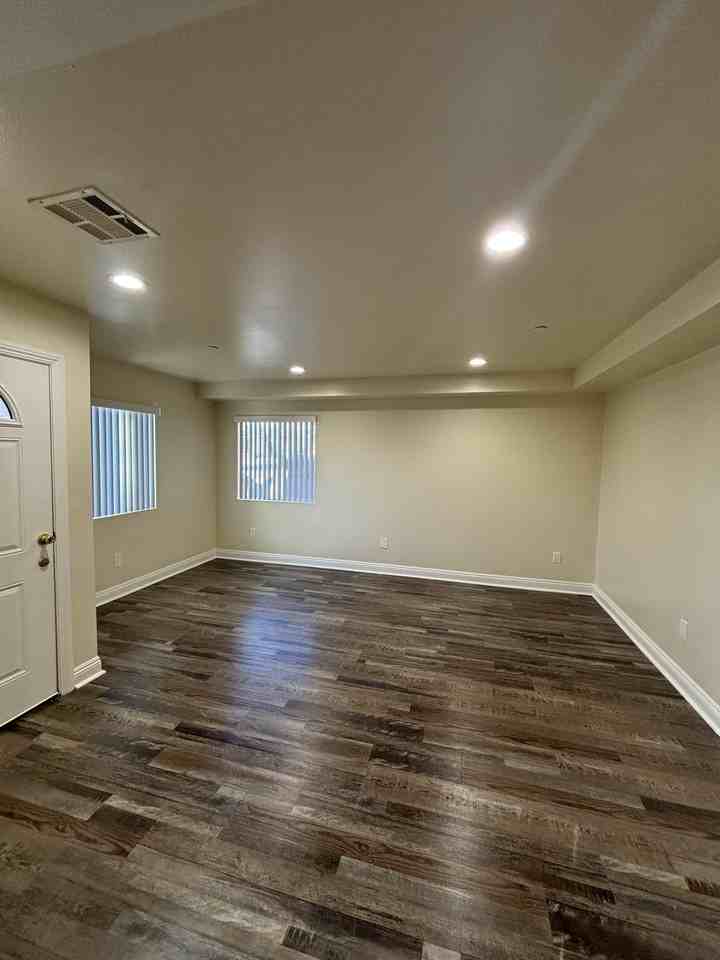 3726 Wall Street - Photo 3 of 14