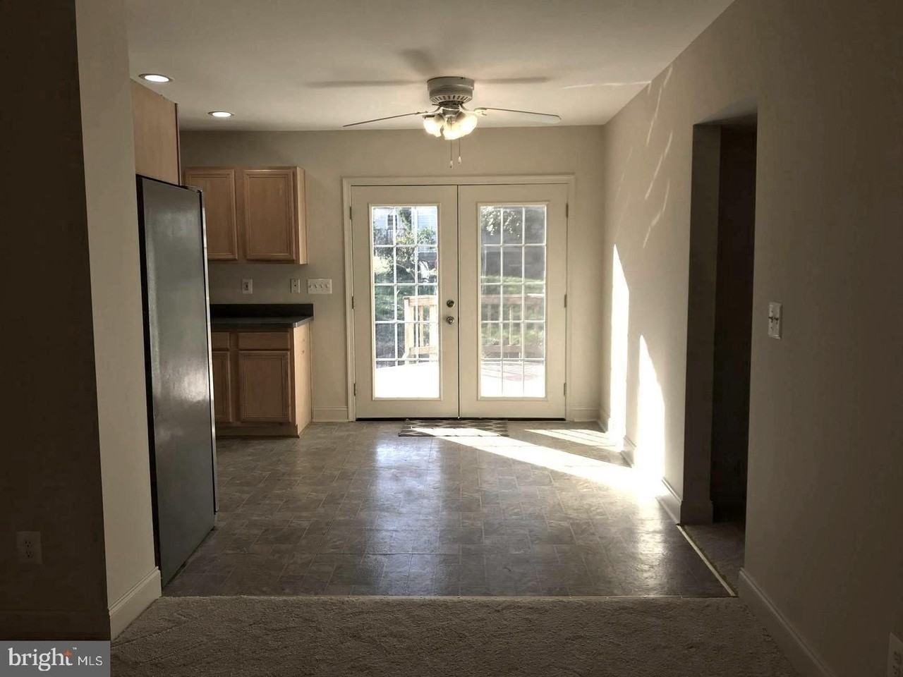 1820 Pimmit Dr - Photo 5 of 12