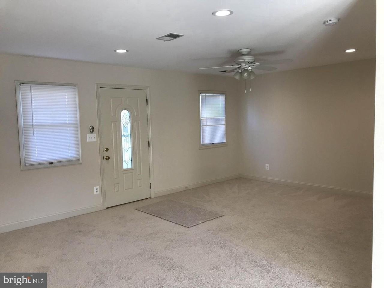 1820 Pimmit Dr - Photo 7 of 12