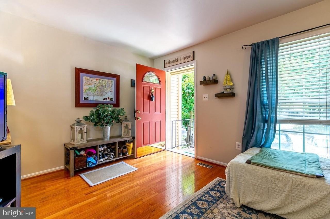 13662 Barren Springs Ct - Photo 6 of 50