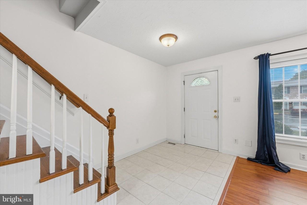 129 N Duke Dr - Photo 5 of 28