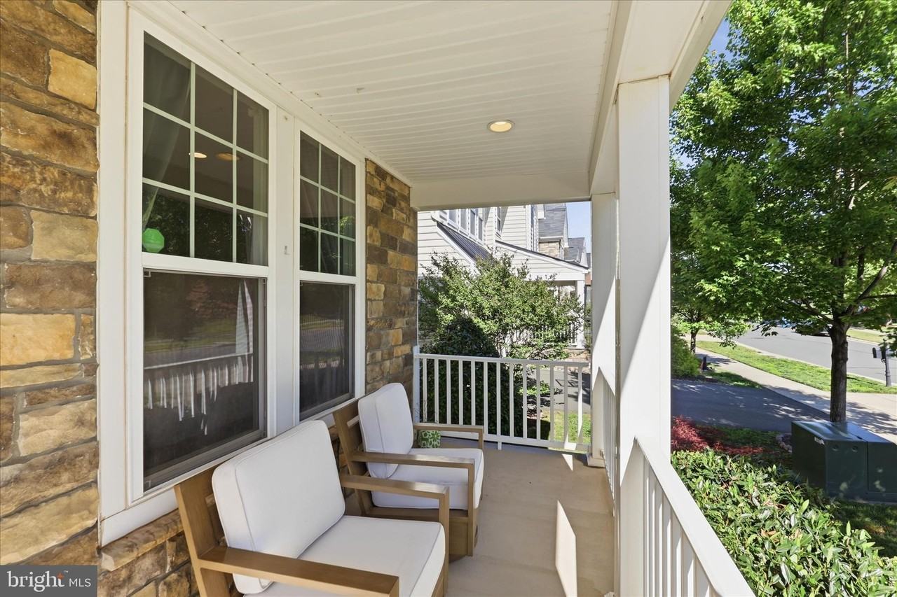 42522 Stratford Landing Dr - Photo 4 of 50