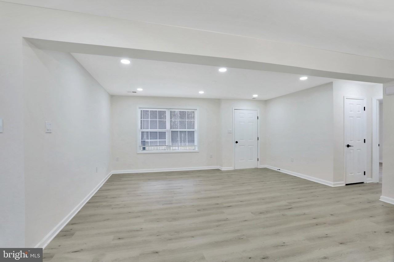 35355 Hamlin School Ln - Photo 4 of 23