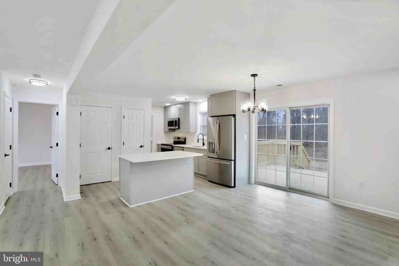 35355 Hamlin School Ln - Photo 6 of 23