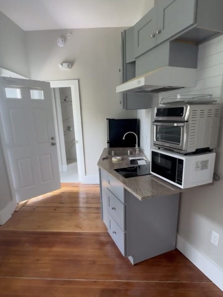 386 Common St #12 - Photo 3 of 7