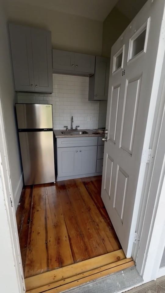 386 Common St #12 - Photo 4 of 7