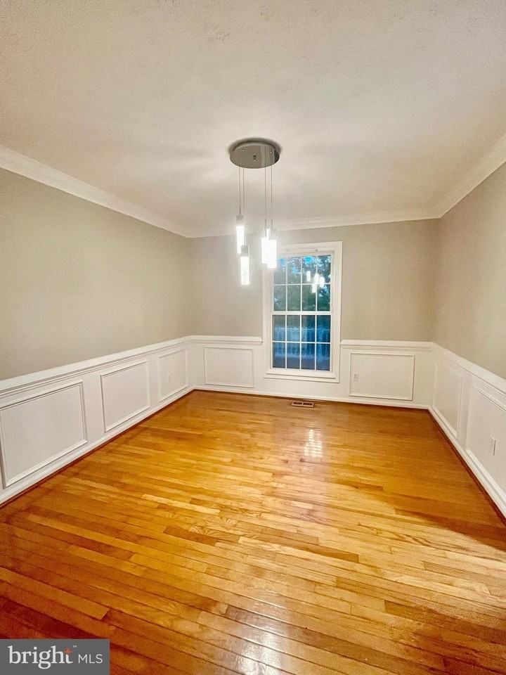 9 Grants Ct - Photo 4 of 34