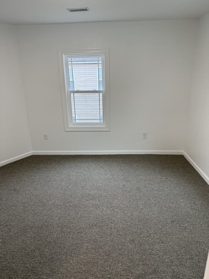 1440 Lasalle Ave - Photo 6 of 14