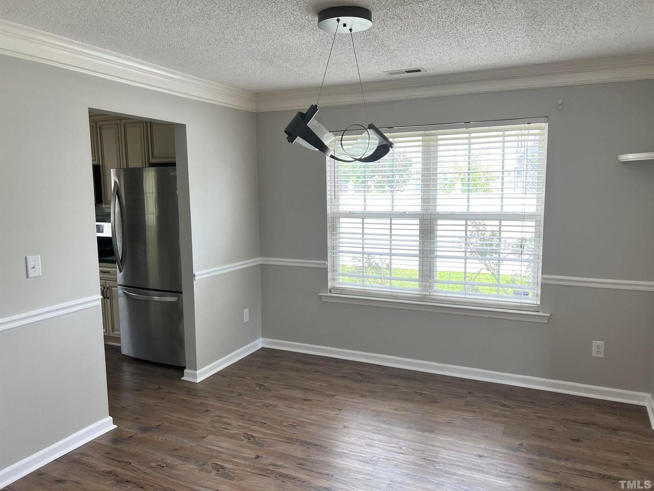 5013 Marathon Ln - Photo 3 of 48