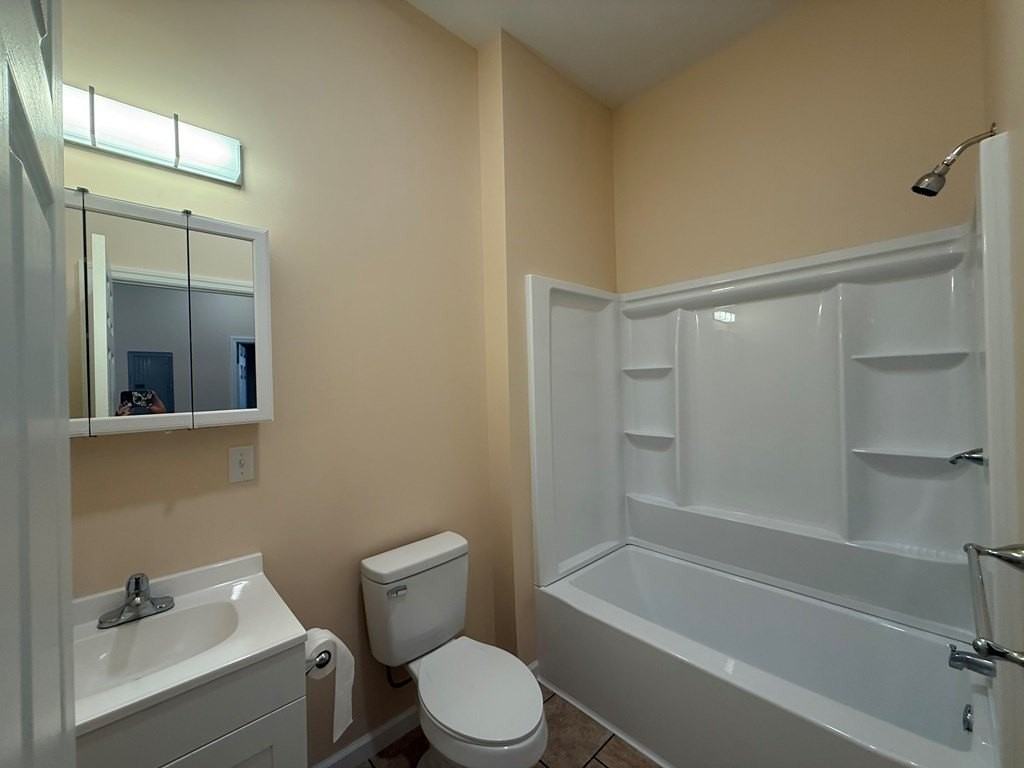 701 Charles St Apt A - Photo 7 of 13