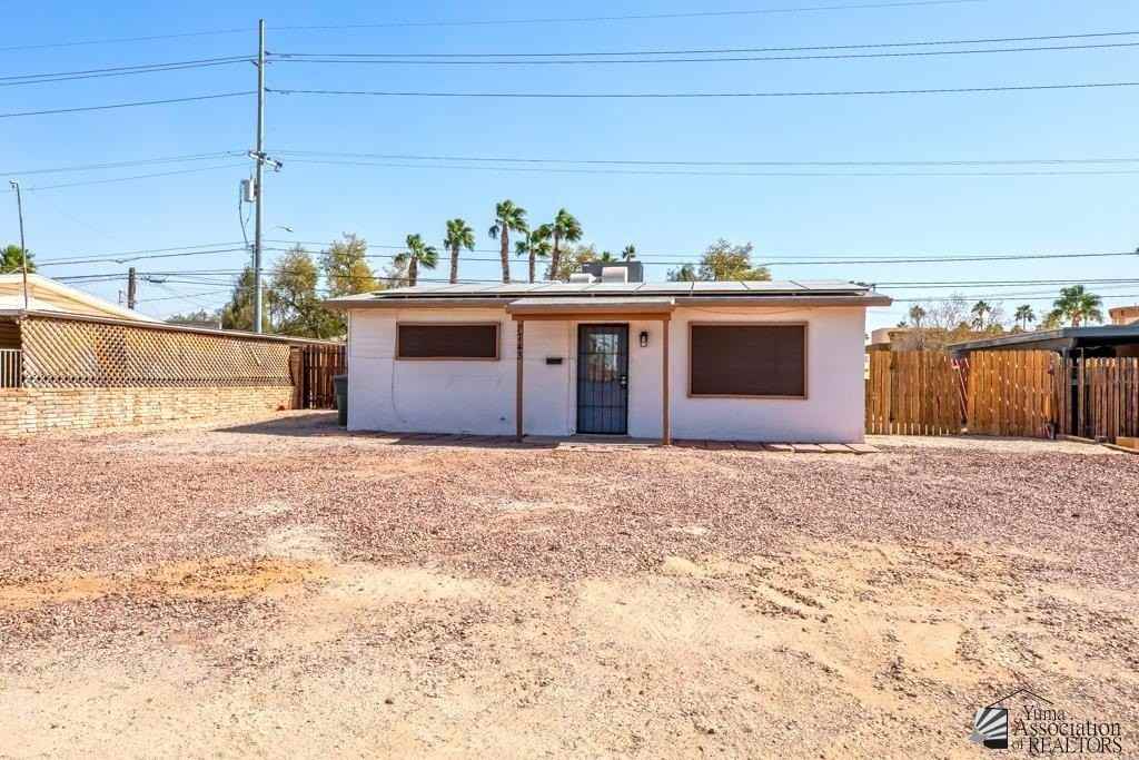 2743 S Mesa Ave - Photo 2 of 21
