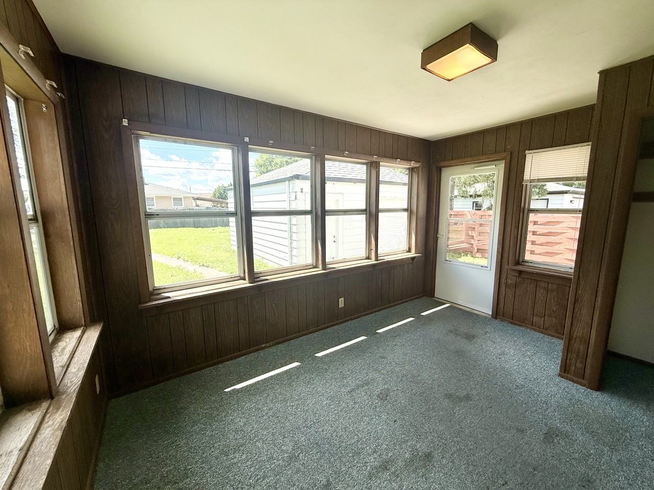 2720 26th Ave - Photo 3 of 24