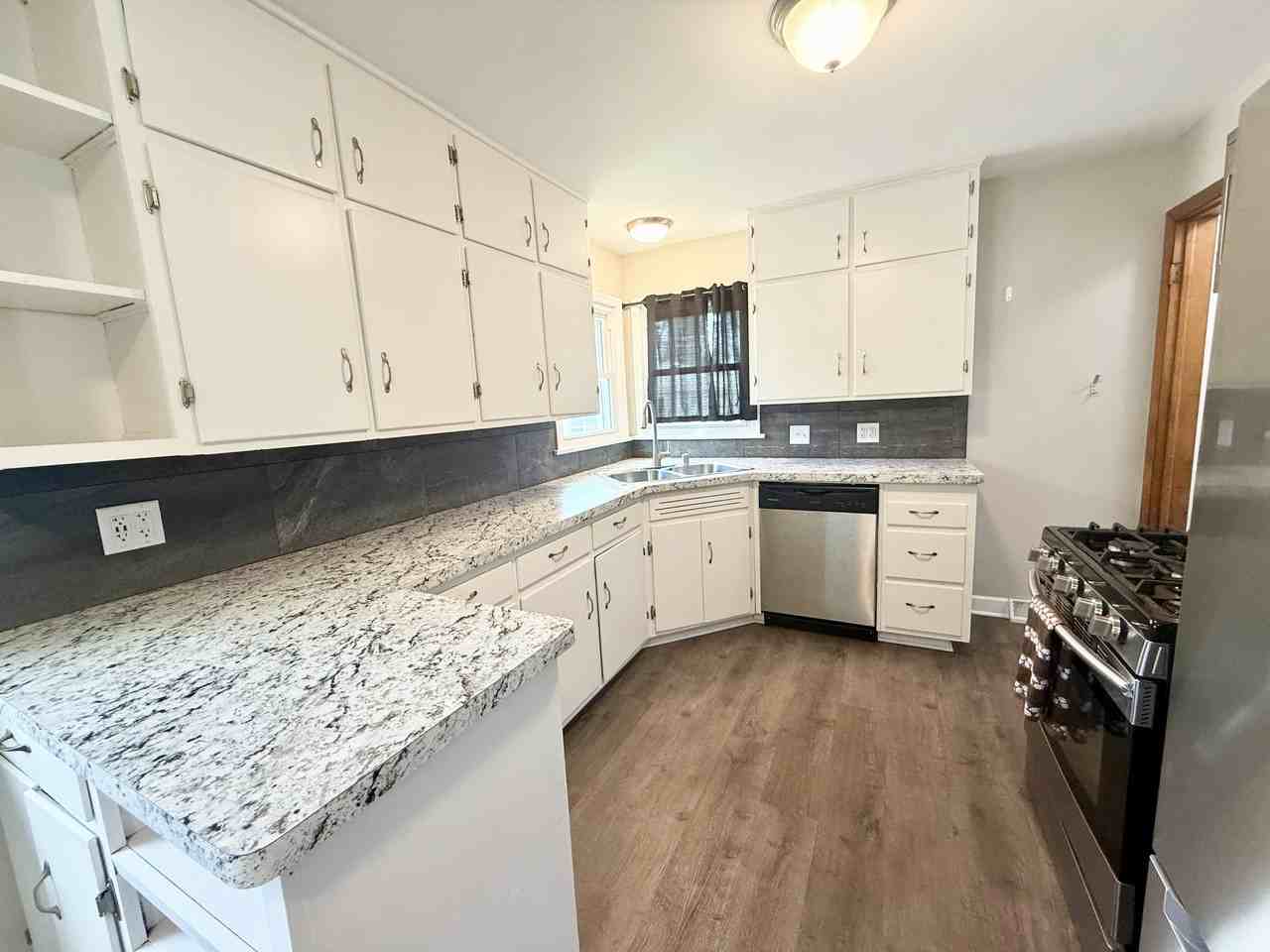 2720 26th Ave - Photo 5 of 24