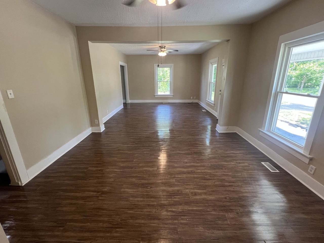 1885 Westbrook Rd - Photo 2 of 9