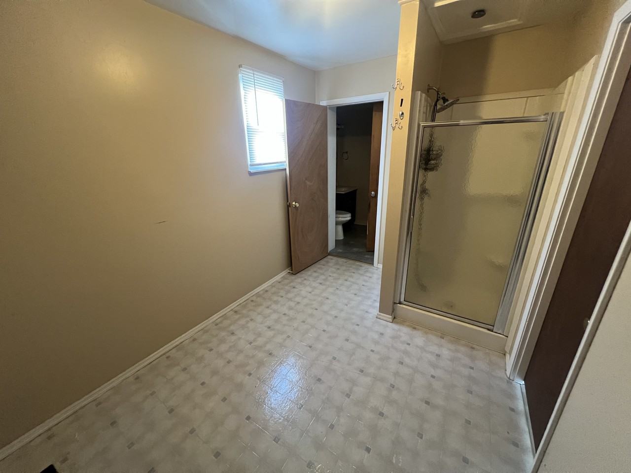 1885 Westbrook Rd - Photo 4 of 9