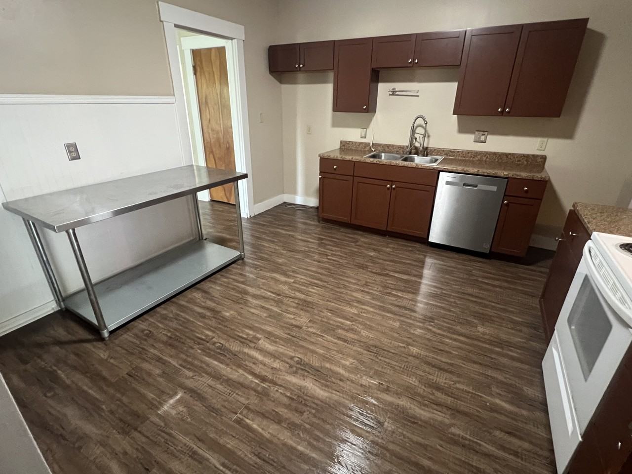 1885 Westbrook Rd - Photo 6 of 9