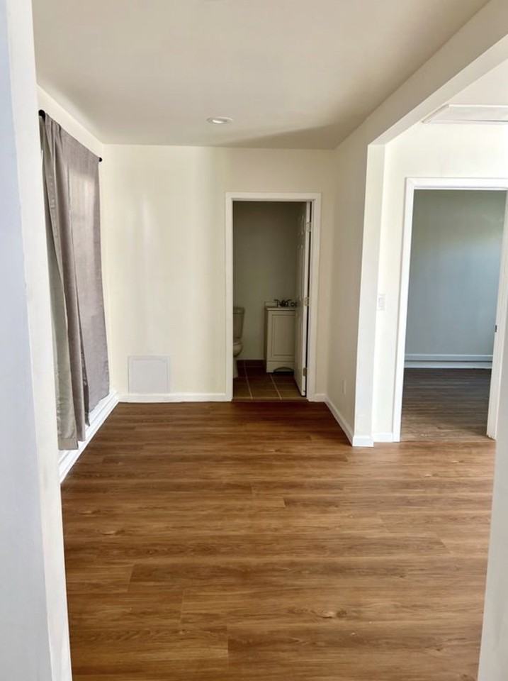 3319 W 63rd St - Photo 6 of 7