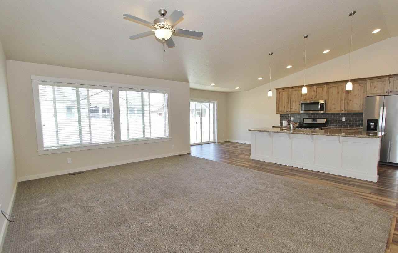 4044 Queen Anne Dr - Photo 3 of 28