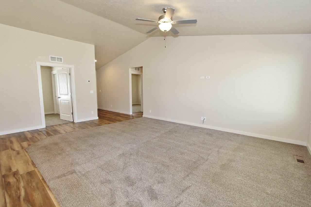 4044 Queen Anne Dr - Photo 5 of 28