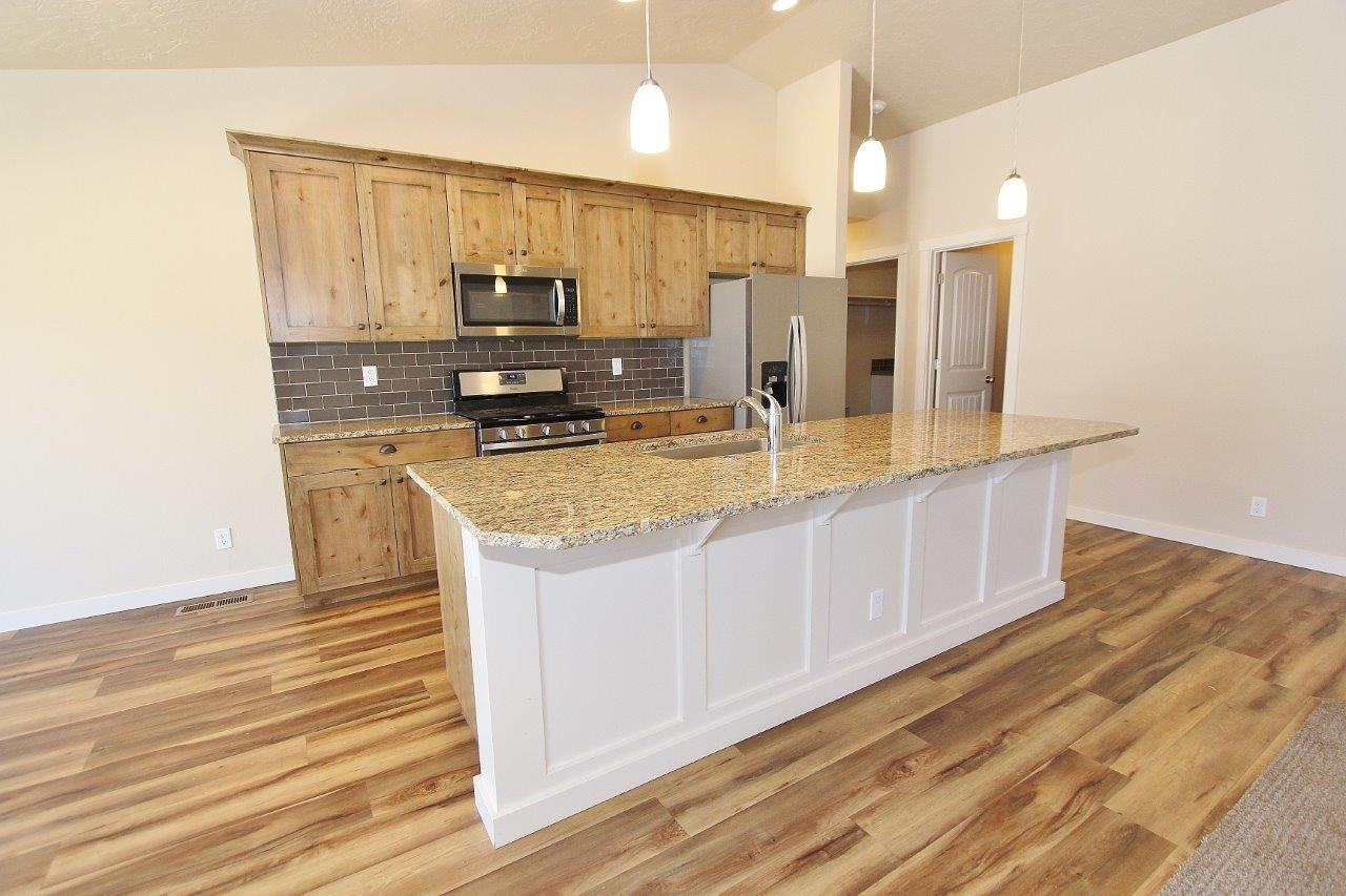 4044 Queen Anne Dr - Photo 7 of 28