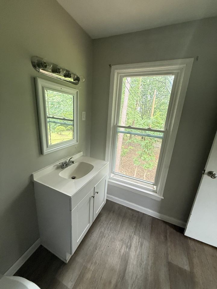 940 Myrtle Rd #4 - Photo 6 of 10