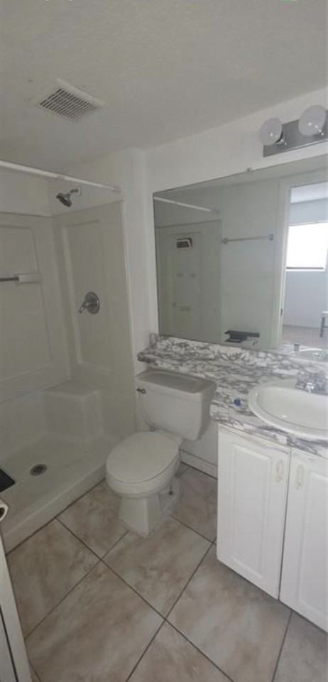 746 Wyman Ct - Photo 3 of 11