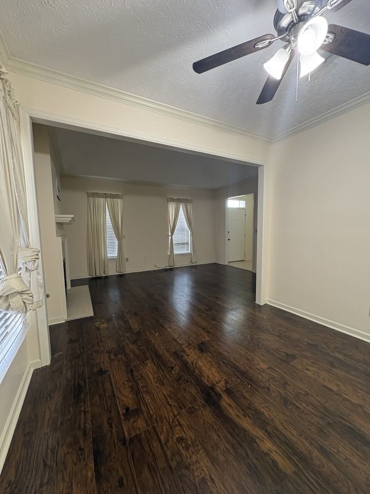 2041 Station Ct - Photo 2 of 11