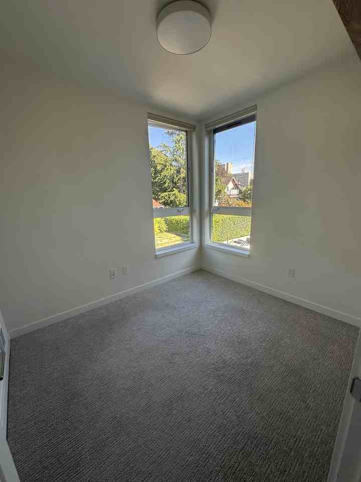 714B 11th Ave E - Photo 7 of 14